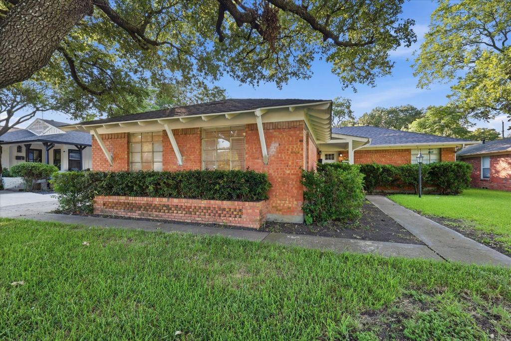6607 E Mockingbird Lane, Dallas, TX 75214 — photo 1