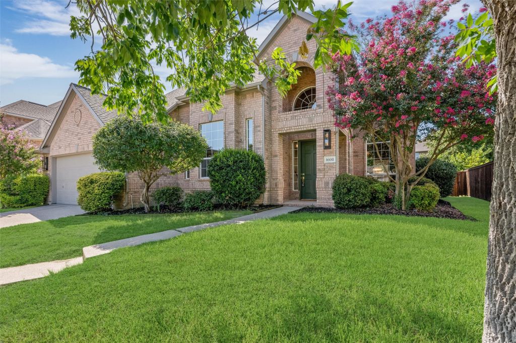1608 Crown Point Road