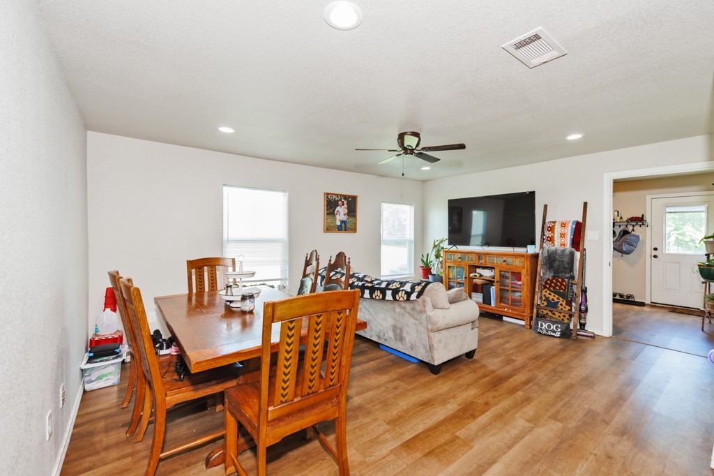 709 W Live Oak Street, Alvord, TX 76225 — photo 1