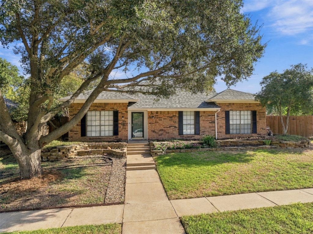 841 Villa Ridge Drive, Garland, TX 75043 — photo 1