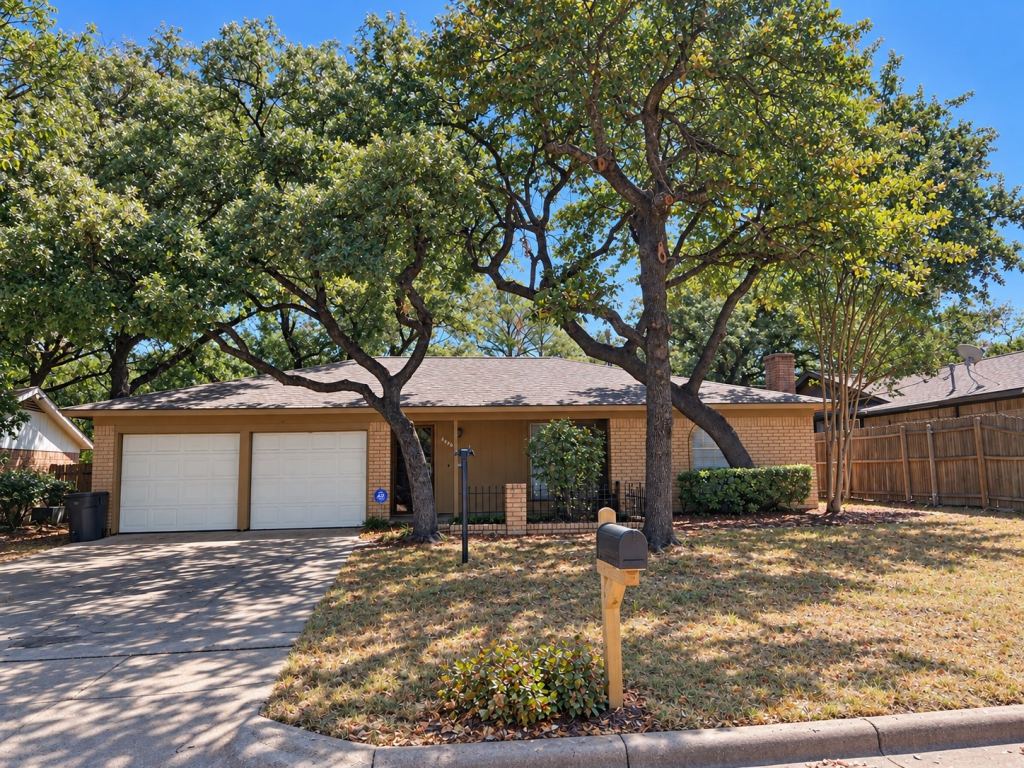 2809 Bent Tree Lane, Arlington, TX 76016 — photo 1
