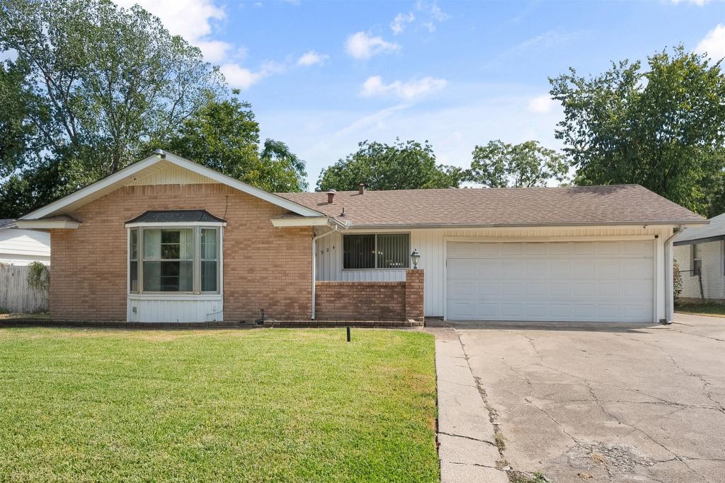 1924 Canterbury Street, Irving, TX 75062 — photo 1