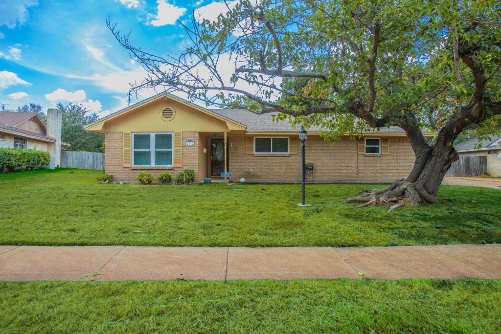 5719 Stratford Drive, Waco, TX 76710 — photo 1