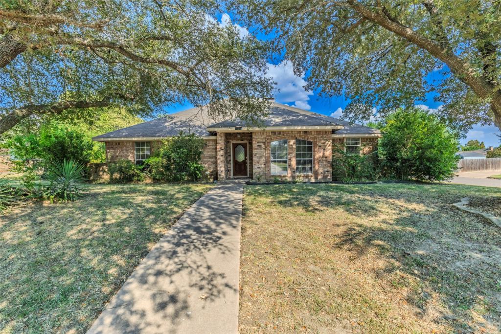 10505 Oak Creek Drive, Greenville, TX 75402 — photo 1