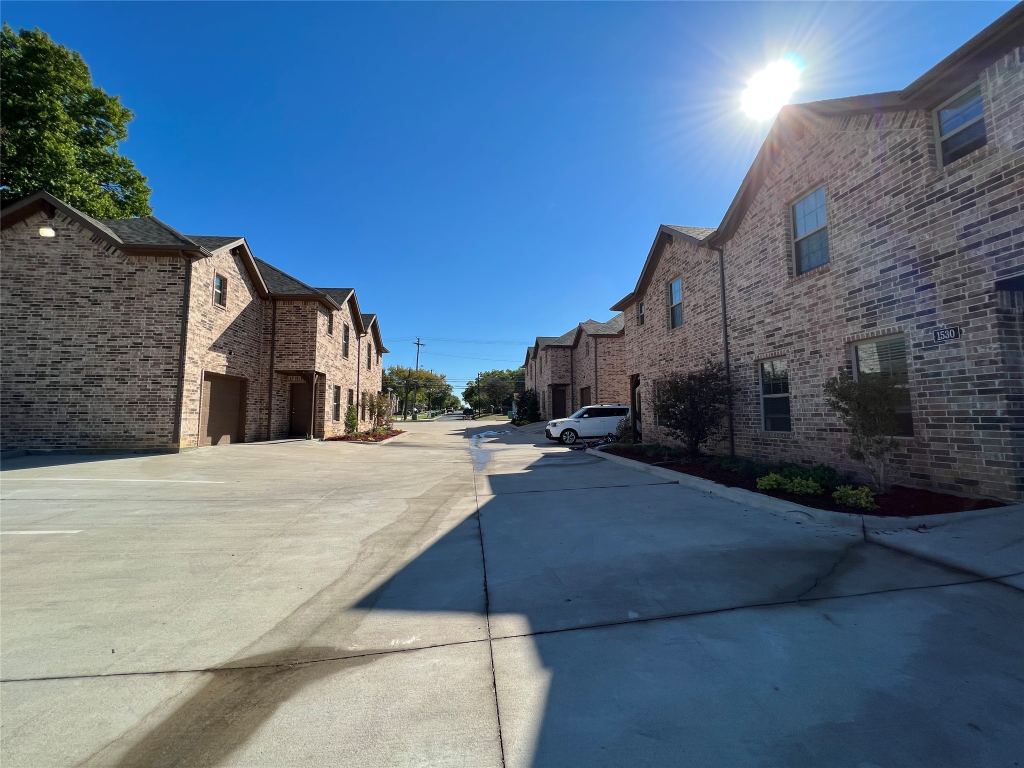 1528 N Broughton Street 1528, Sherman, TX 75090 — photo 1