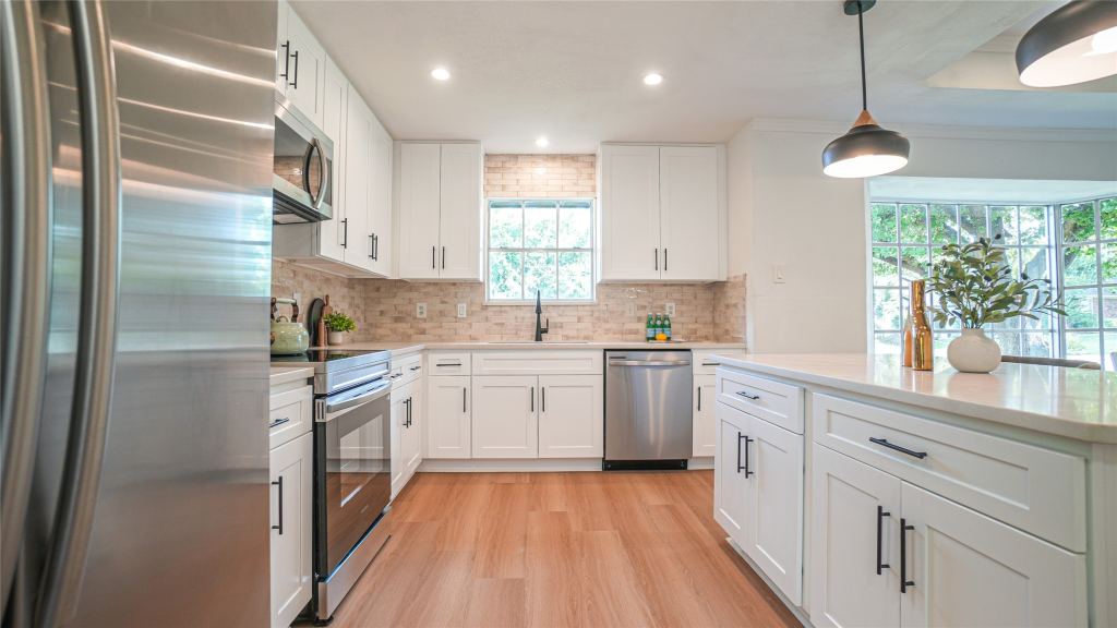 1917 Middle Glen Drive, Carrollton, TX 75007 — photo 1