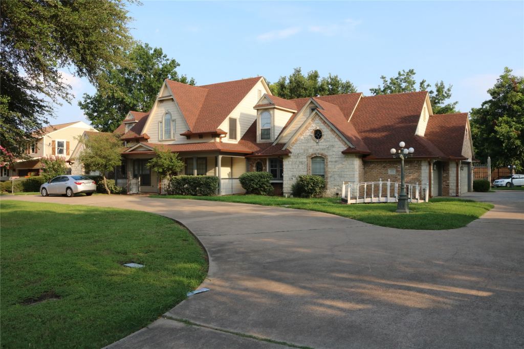 3010 Saint Lo, Irving, TX 75060 — photo 1