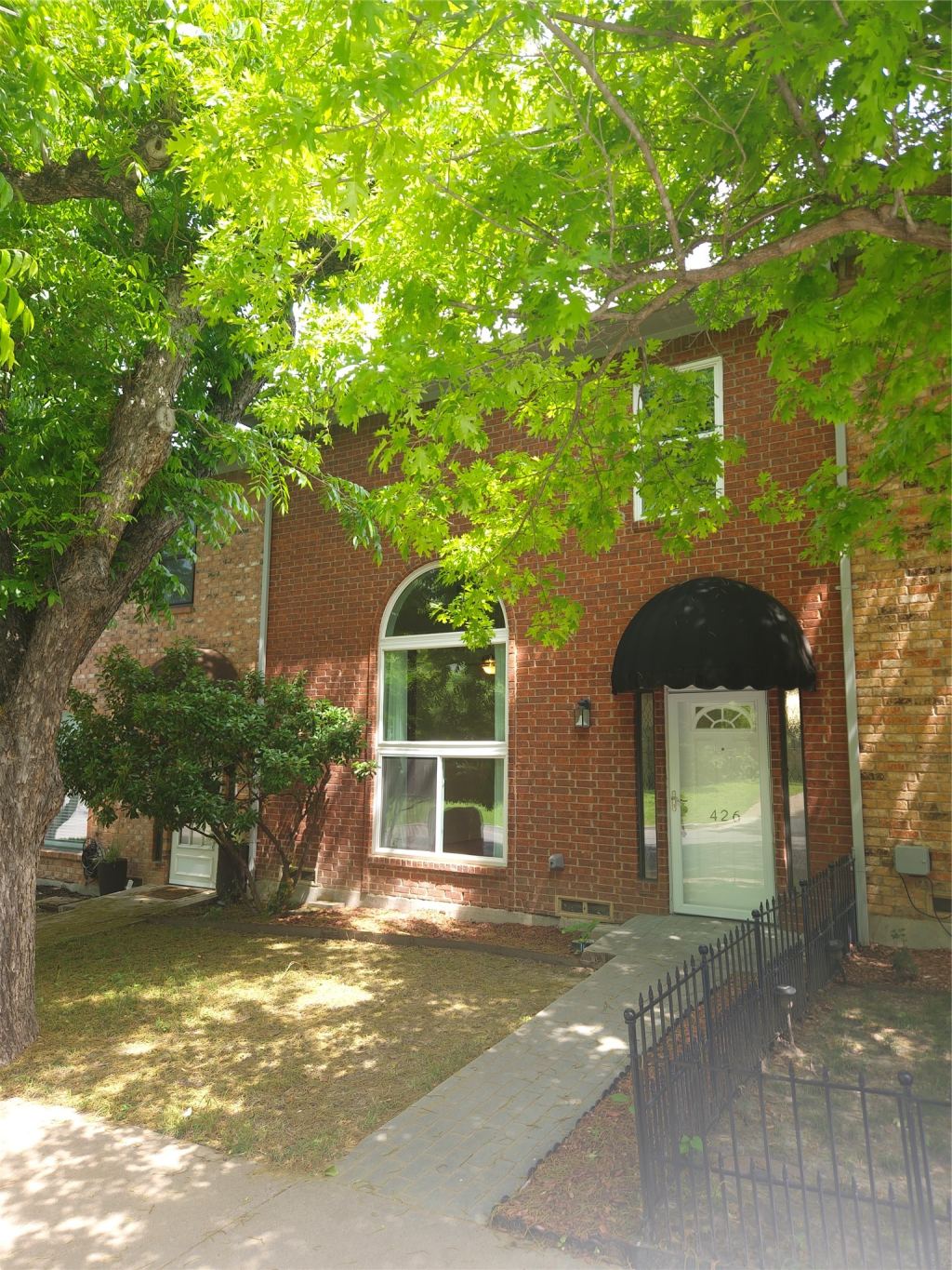 426 W Oak Street, Weatherford, TX 76086 — photo 1