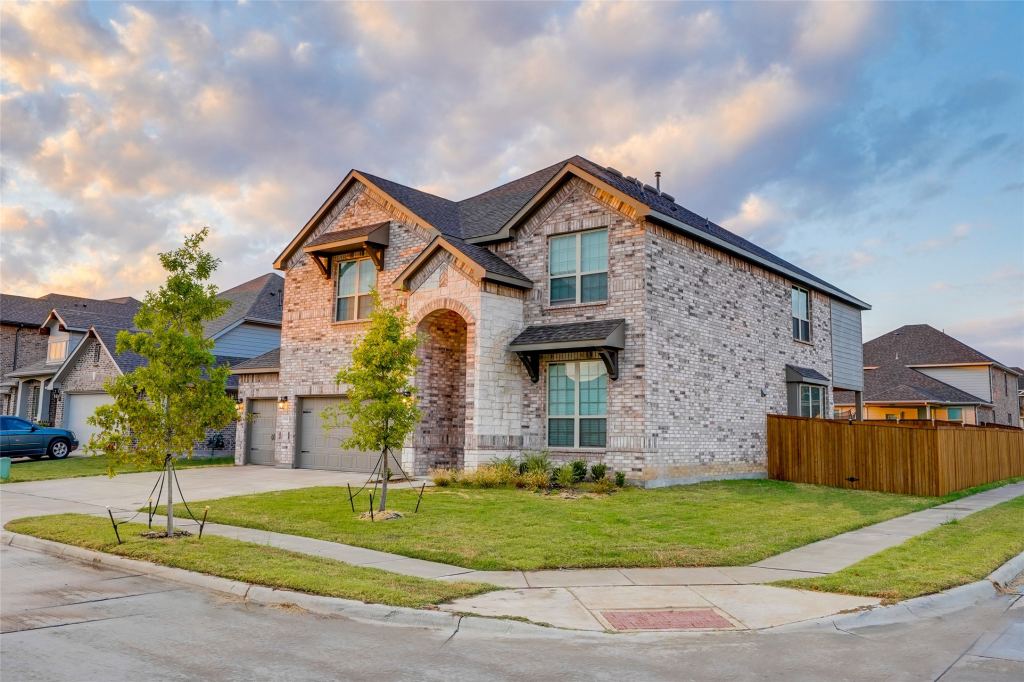 1521 Bison Trail, Aubrey, TX 76227 — photo 1