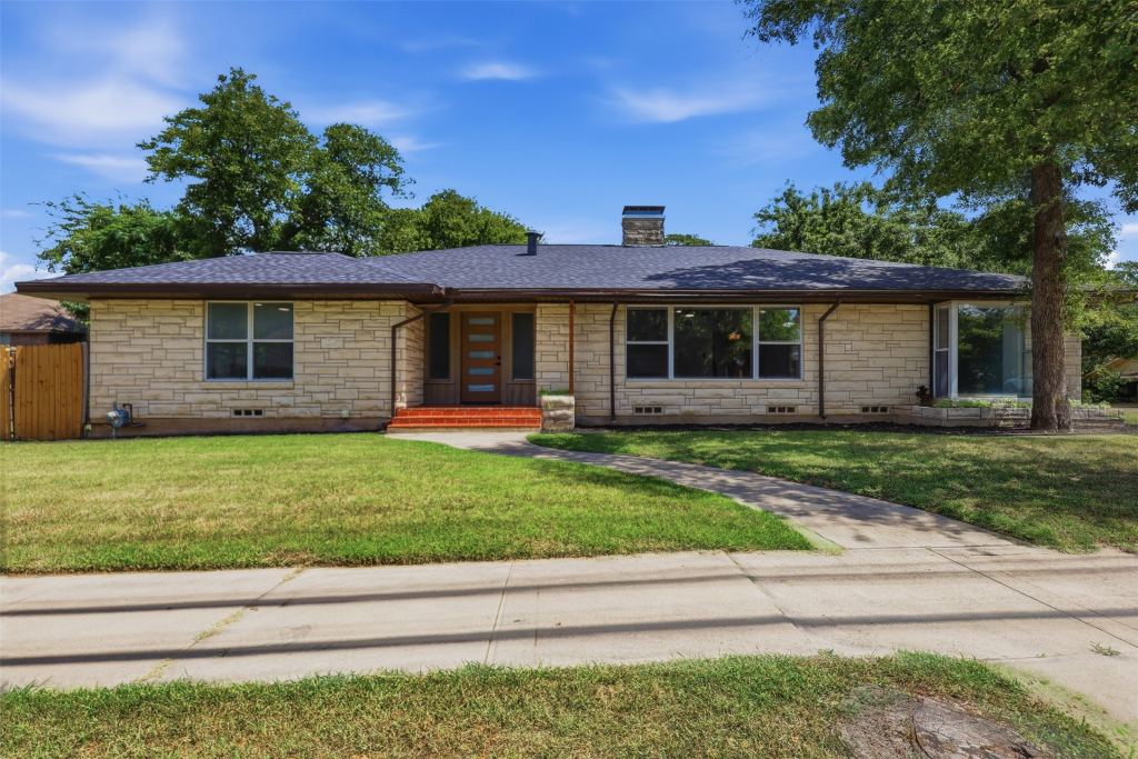1170 W Frey Street, Stephenville, TX 76401 — photo 1