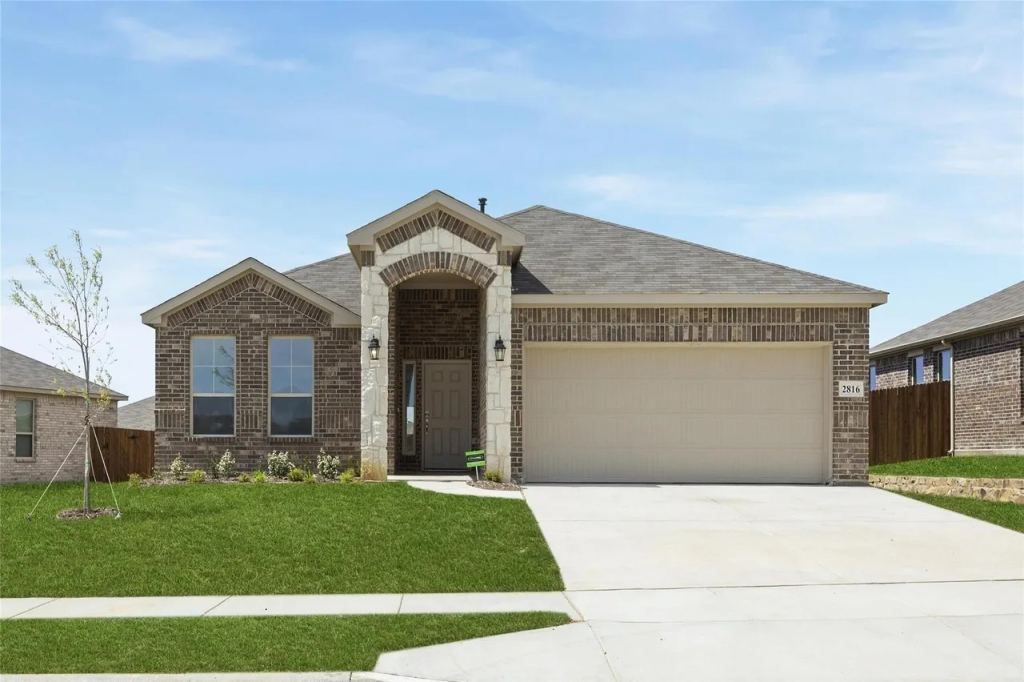 2816 Desert Lily Lane, Fort Worth, TX 76108 — photo 1