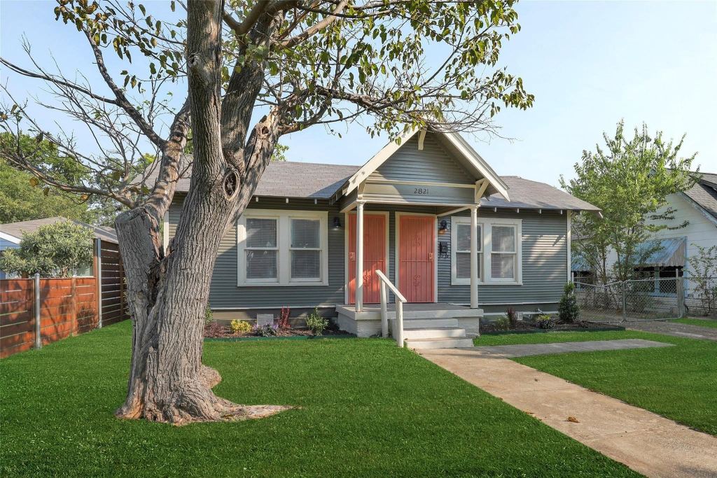 2821 Gladstone Drive, Dallas, TX 75211 — photo 1