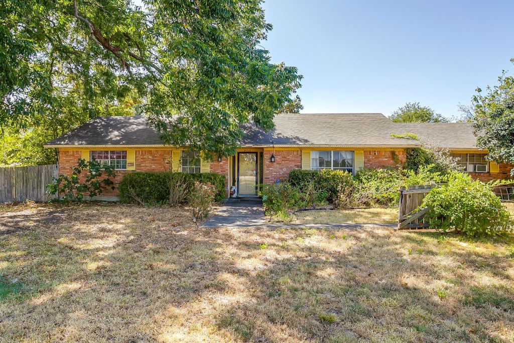 4716 E University Drive, Denton, TX 76208 — photo 1