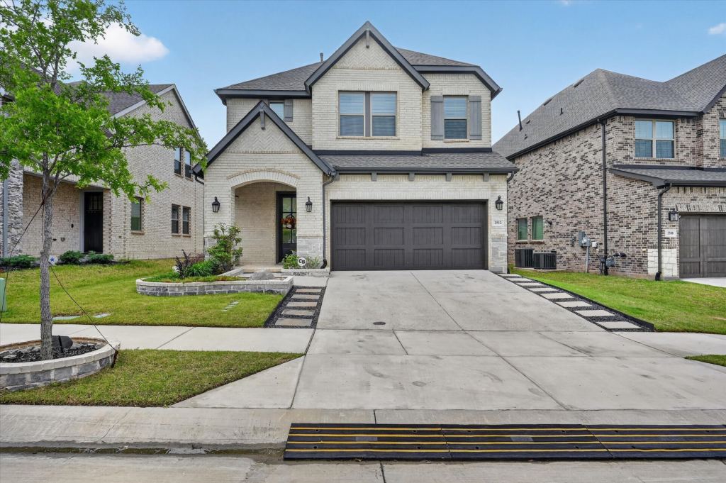 2512 Four Roses Drive, Lewisville, TX 75056 — photo 1