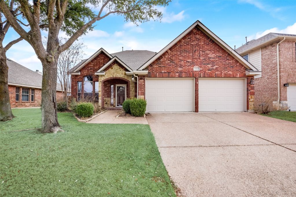 2569 Pinnacle Point Drive, Grand Prairie, TX 75054 — photo 1