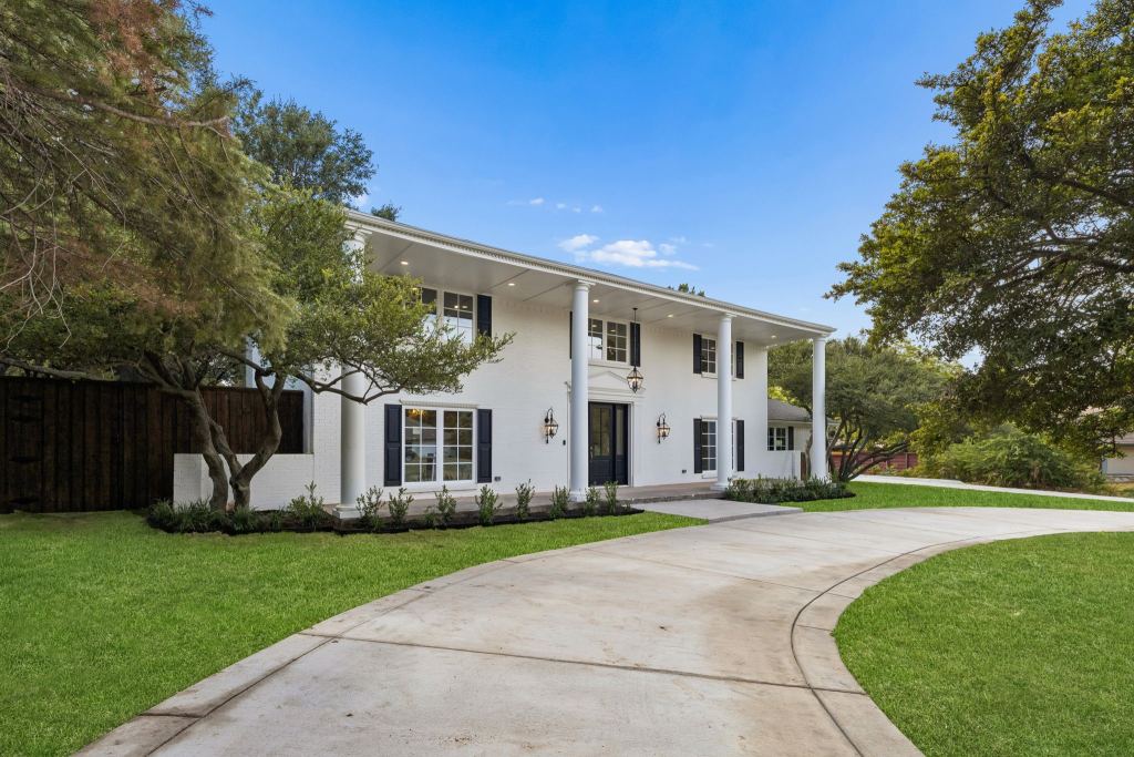 13907 Carillon Drive