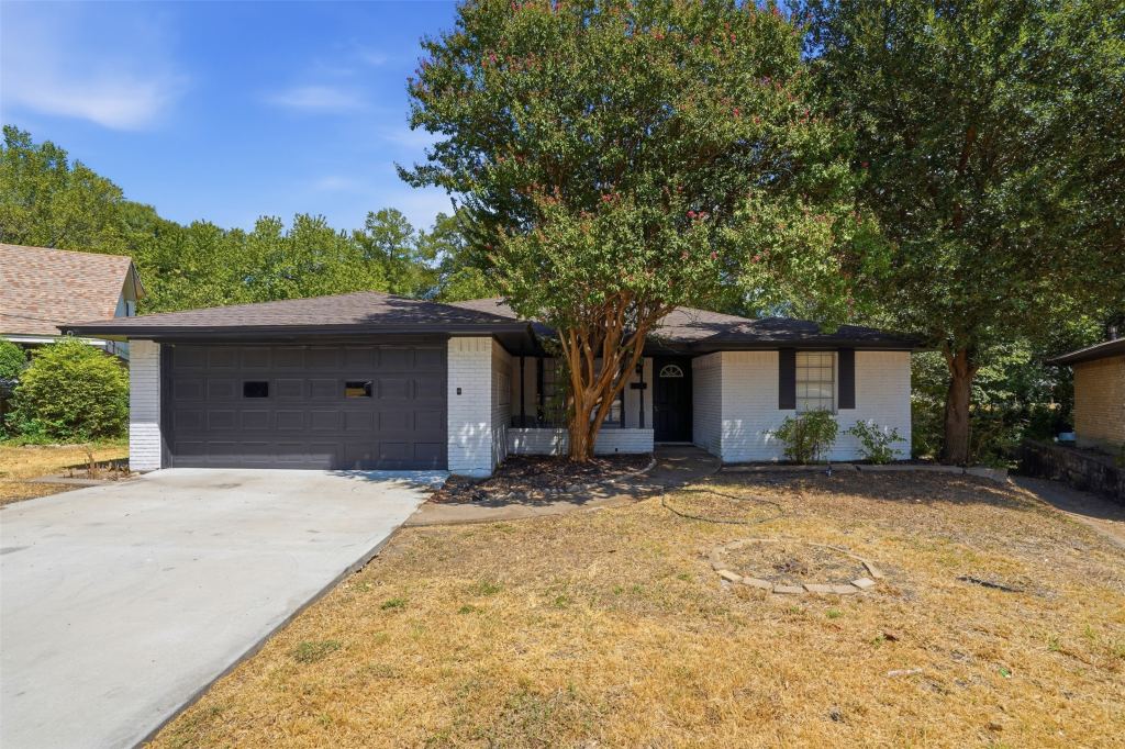 439 Shorewood Drive, Duncanville, TX 75116 — photo 1