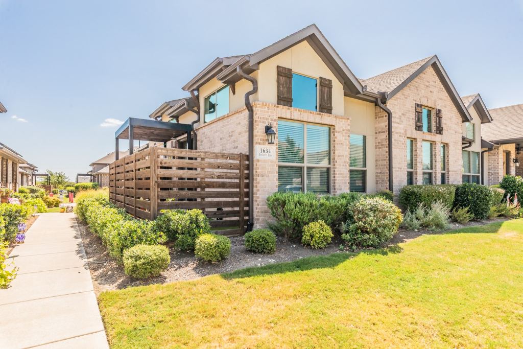 1634 Dewberry Lane, Garland, TX 75042 — photo 1