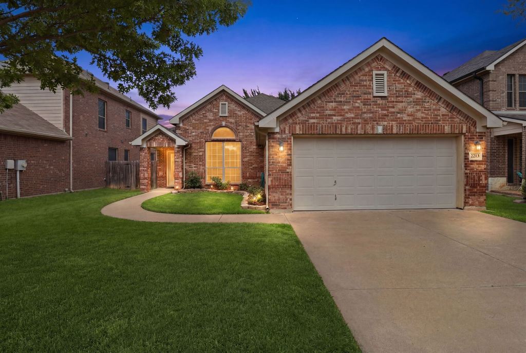 2213 Whitney Drive, Weatherford, TX 76087 — photo 1