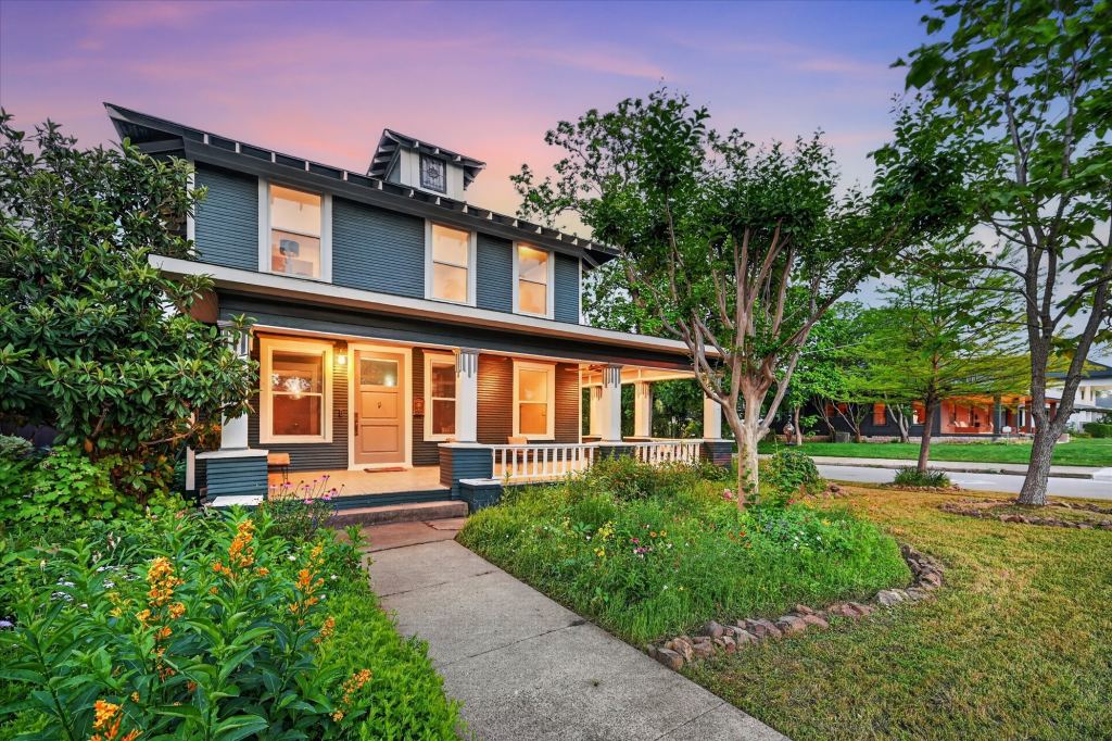 802 Haines Avenue, Dallas, TX 75208 — photo 1