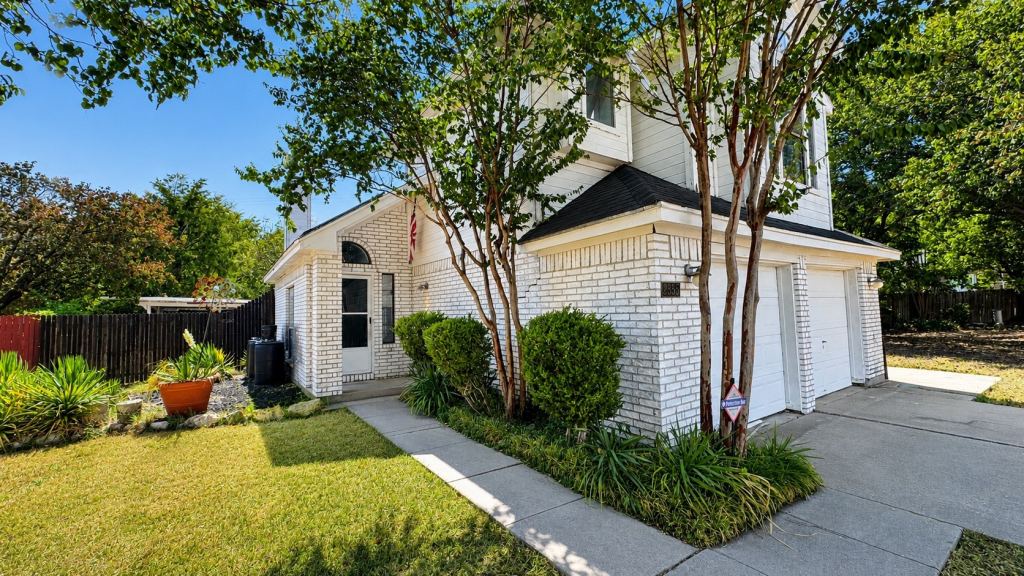 2355 Woodvine Court, Grand Prairie, TX 75052 — photo 1