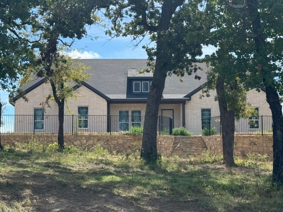 121 Oak Grove Way, Springtown, TX 76082 — photo 1
