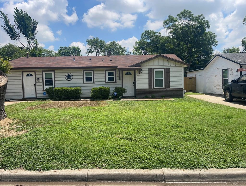 1307 Hadley Drive, Arlington, TX 76011 — photo 1