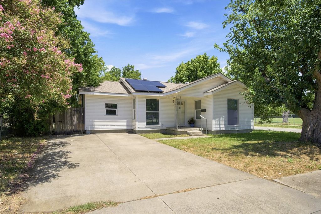 1662 Birch Street, Grand Prairie, TX 75050 — photo 1