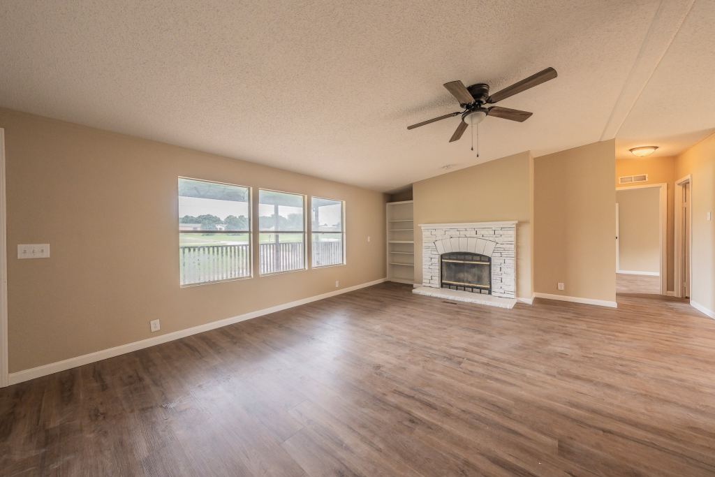 153 Clay Court, Springtown, TX 76082 — photo 1