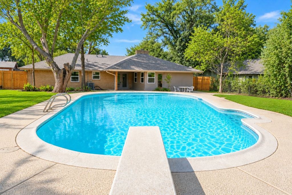 6451 Franwood Terrace, Fort Worth, TX 76112 — photo 1