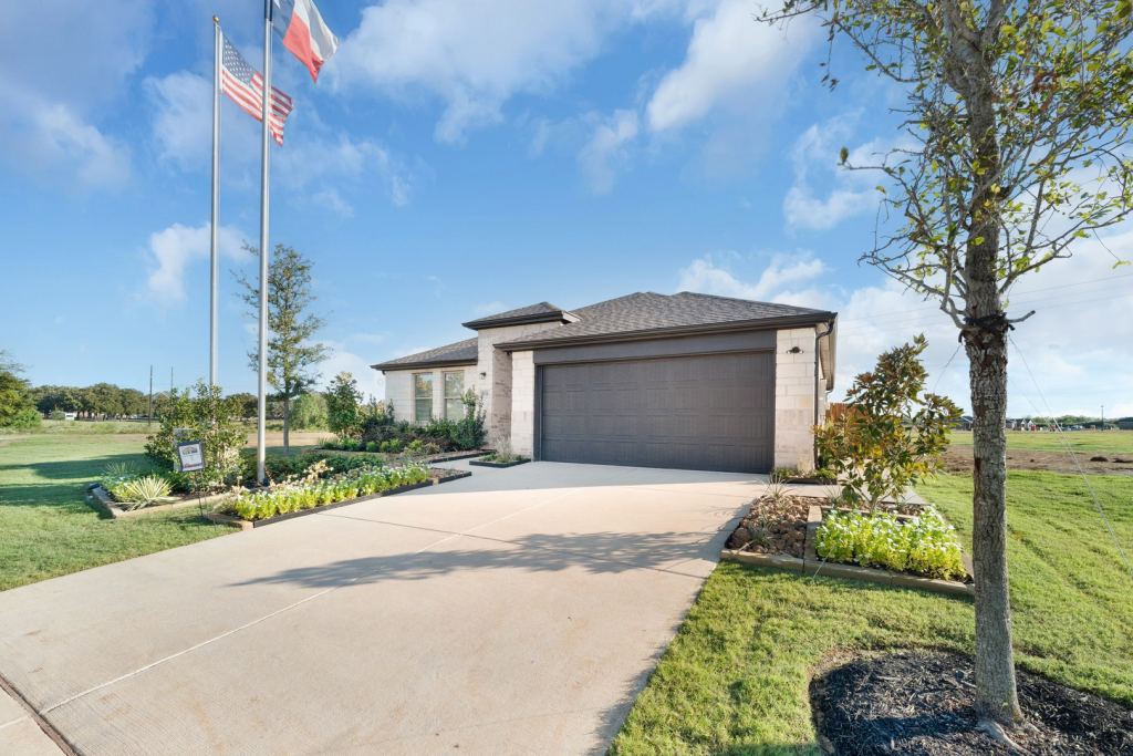 2104 Redwood Drive, Sulphur Springs, TX 75482 — photo 1