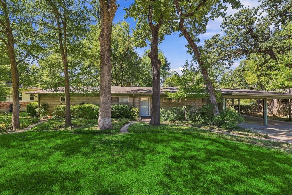 800 Briarwood Boulevard, Arlington, TX 76013 — photo 1
