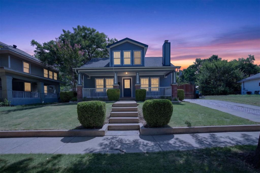 2205 College Avenue, Fort Worth, TX 76110 — photo 1