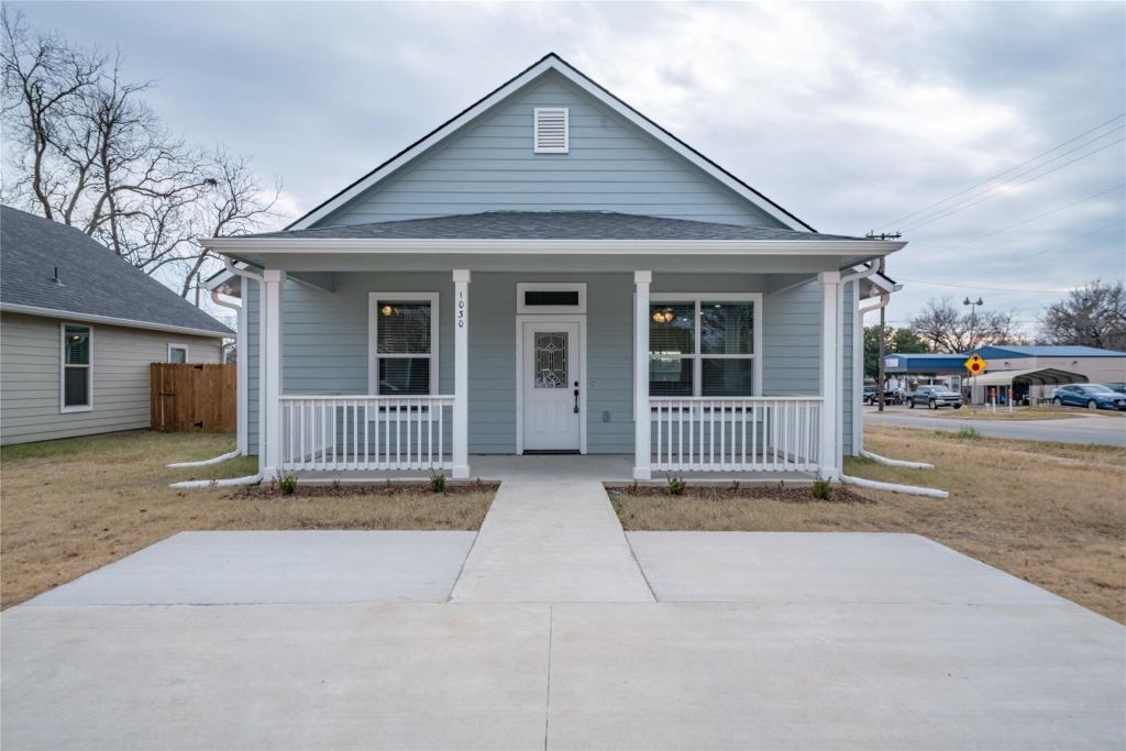 1030 W Gandy, Denison, TX 75020 — photo 1
