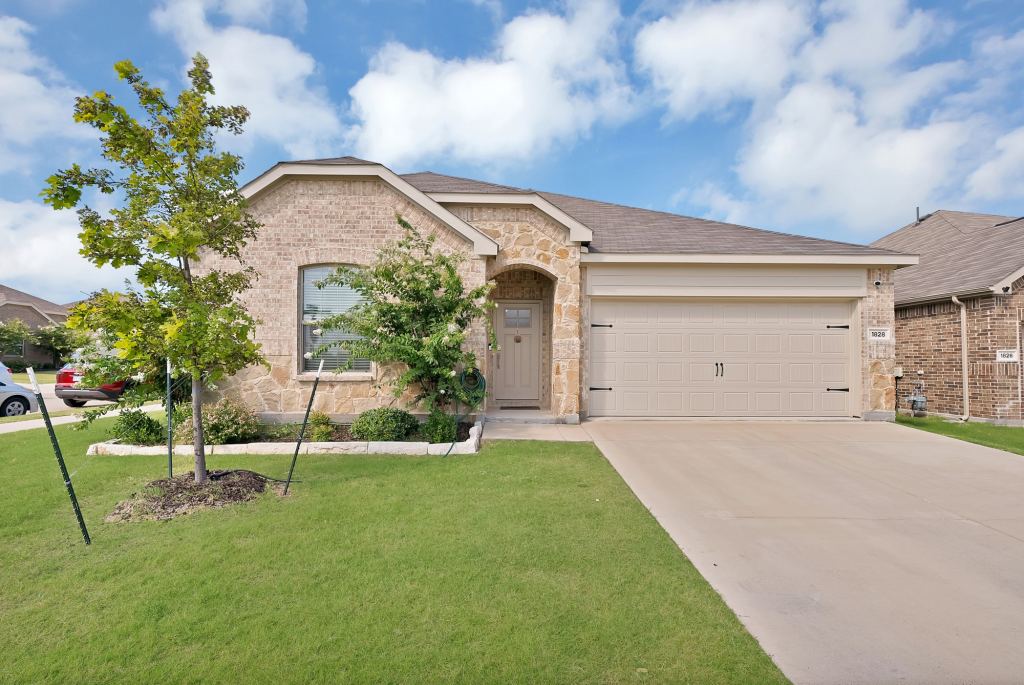 1828 Memorable Moment Drive, Crandall, TX 75114 — photo 1