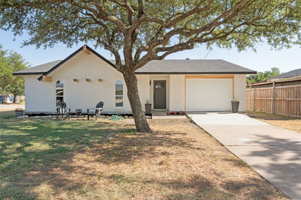2124 Highbury Road, Carrollton, TX 75007 — photo 1