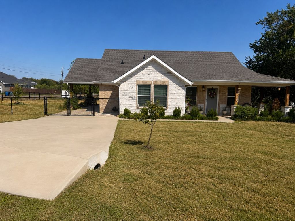 5546 Mesa Loop, Granbury, TX 76048 — photo 1