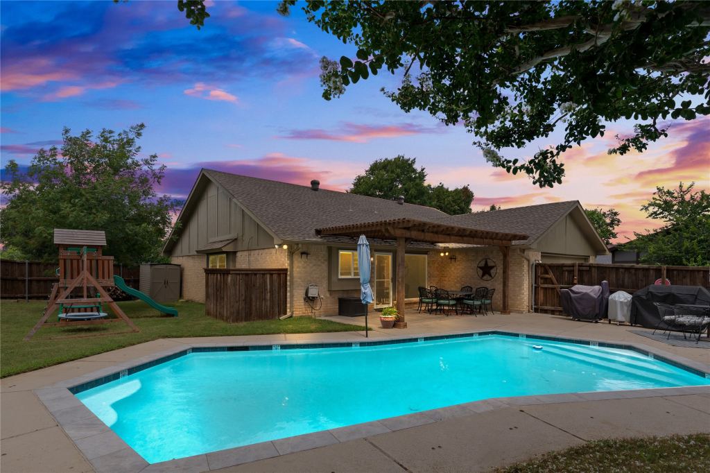 4000 Churchill Drive, Flower Mound, TX 75028 — photo 1