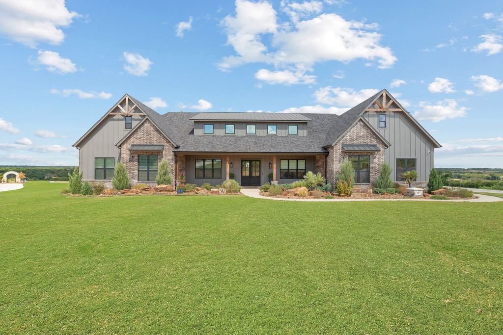 210 Wren View