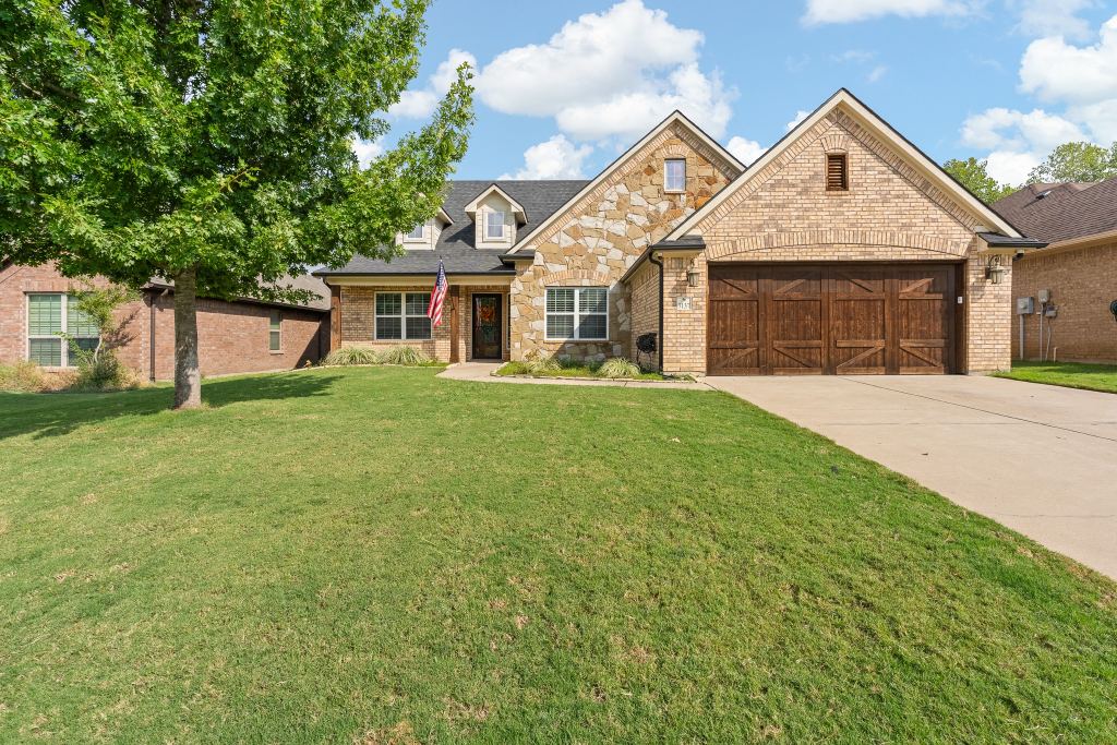 3137 Shoreline Drive, Burleson, TX 76028 — photo 1