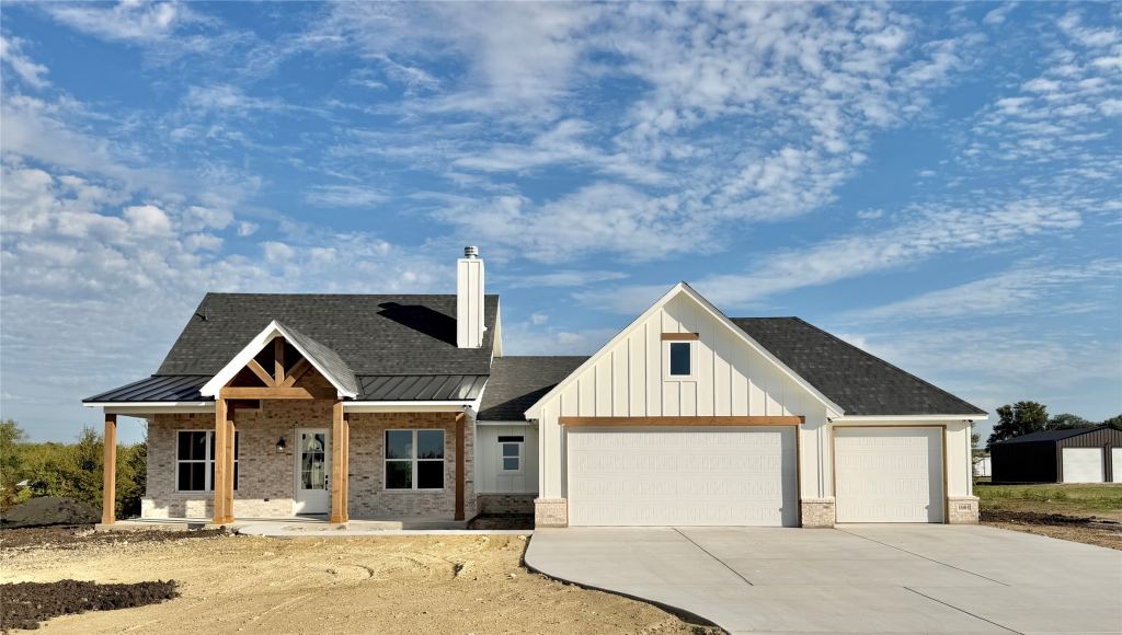 1001 Sarbrina Court, Weatherford, TX 76085 — photo 1