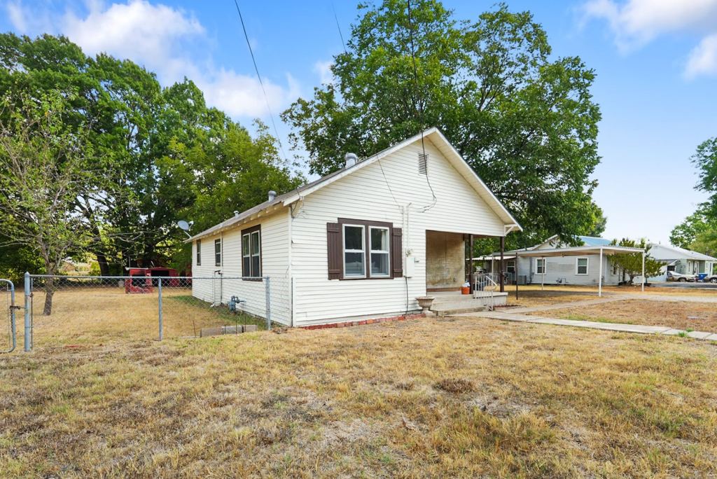 1001 S 27th Street, Corsicana, TX 75110 — photo 1