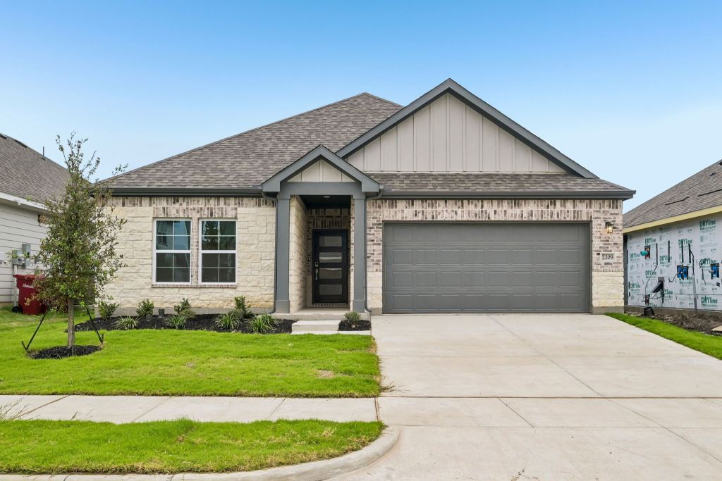 2209 Trailside Drive, Sherman, TX 75092 — photo 1