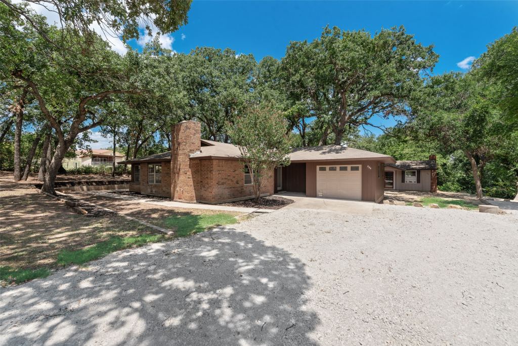 294 Thomas Len Road, Azle, TX 76020 — photo 1