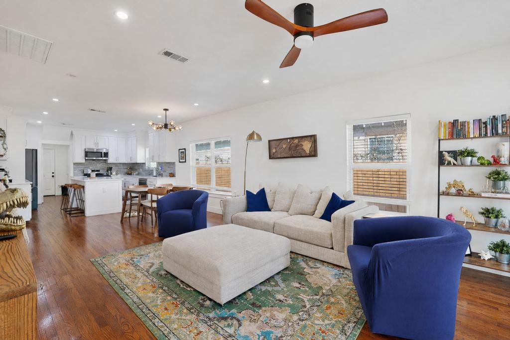 5911 E Grand Avenue, Dallas, TX 75223 — photo 1
