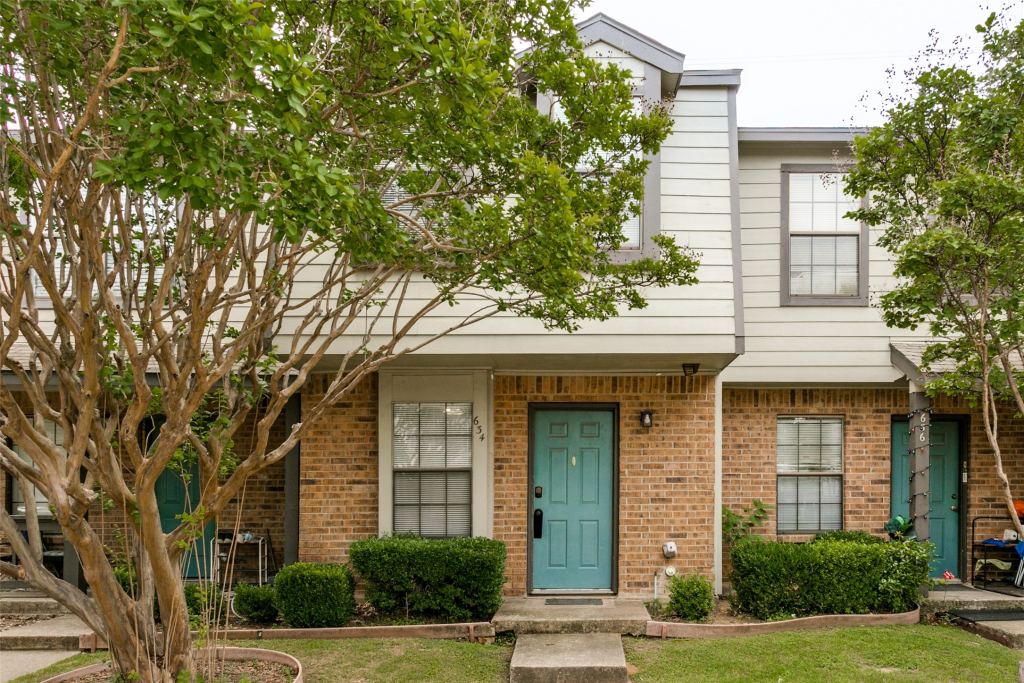 634 W Collins Street, Denton, TX 76201 — photo 1