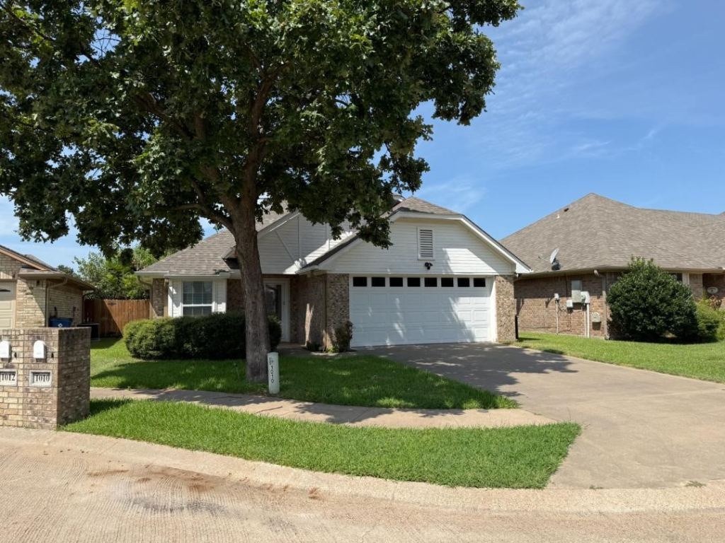 1010 Dawn Court, Granbury, TX 76048 — photo 1