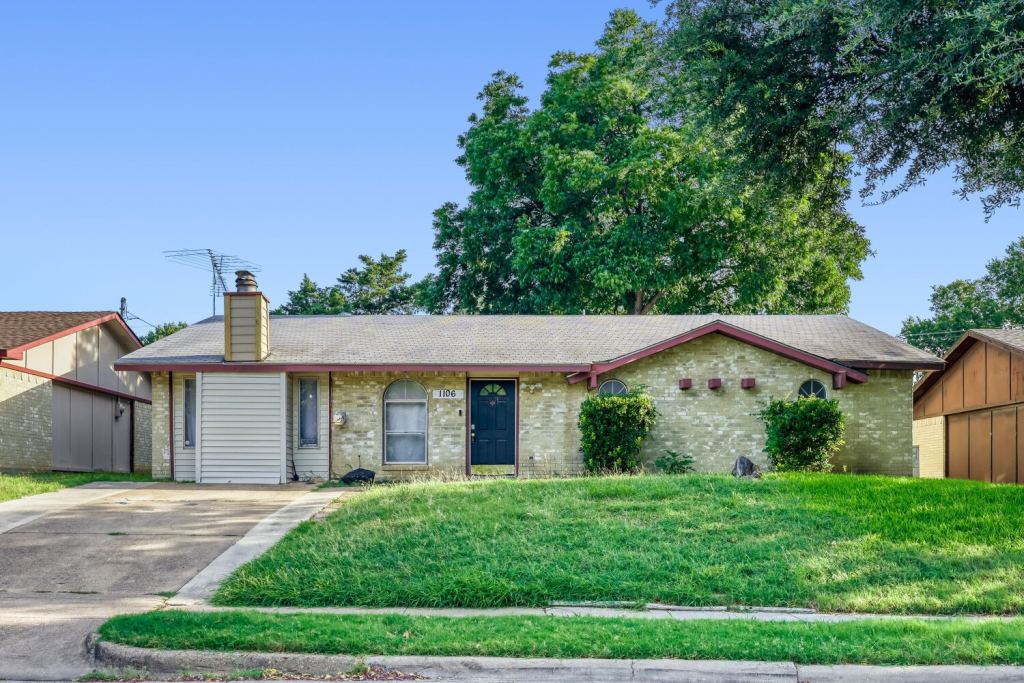 1106 Cielo Vista Drive, Grand Prairie, TX 75052 — photo 1