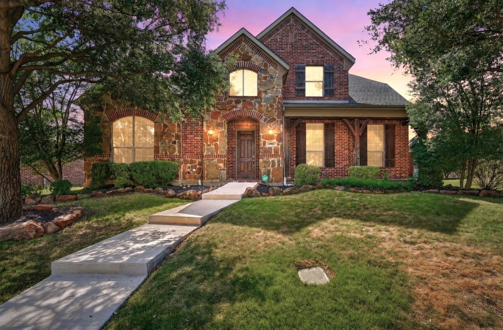 10987 Apple Valley Drive