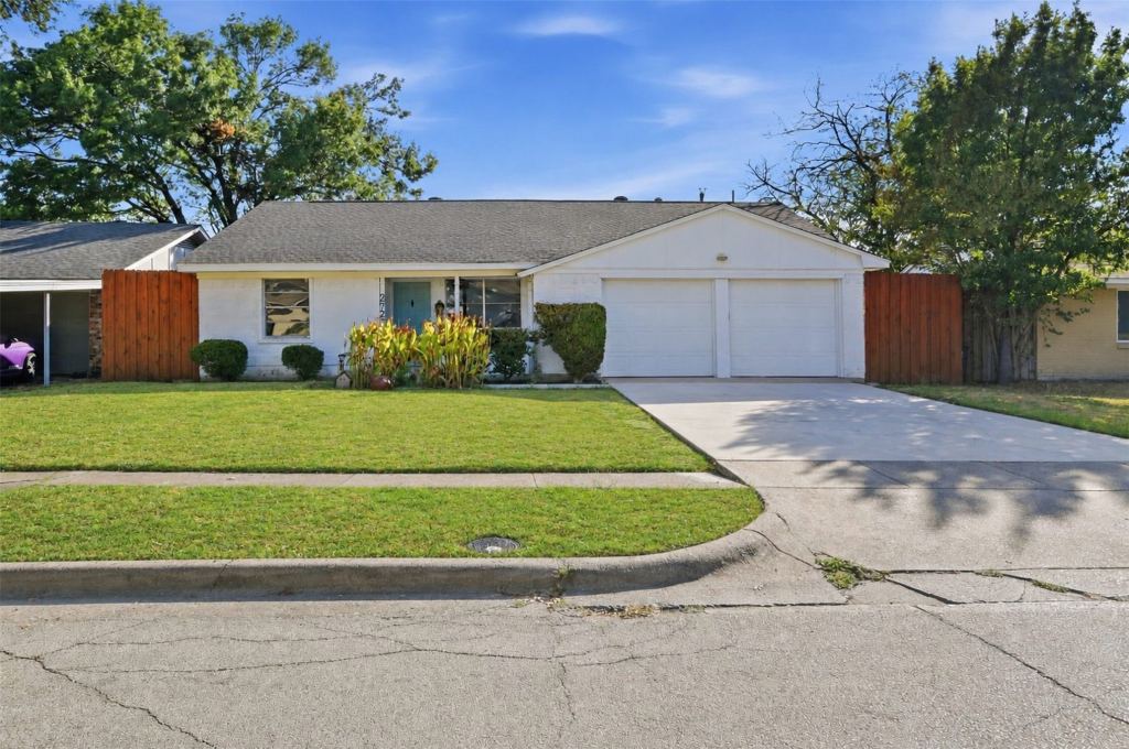 2721 Westview Drive, Mesquite, TX 75150 — photo 1